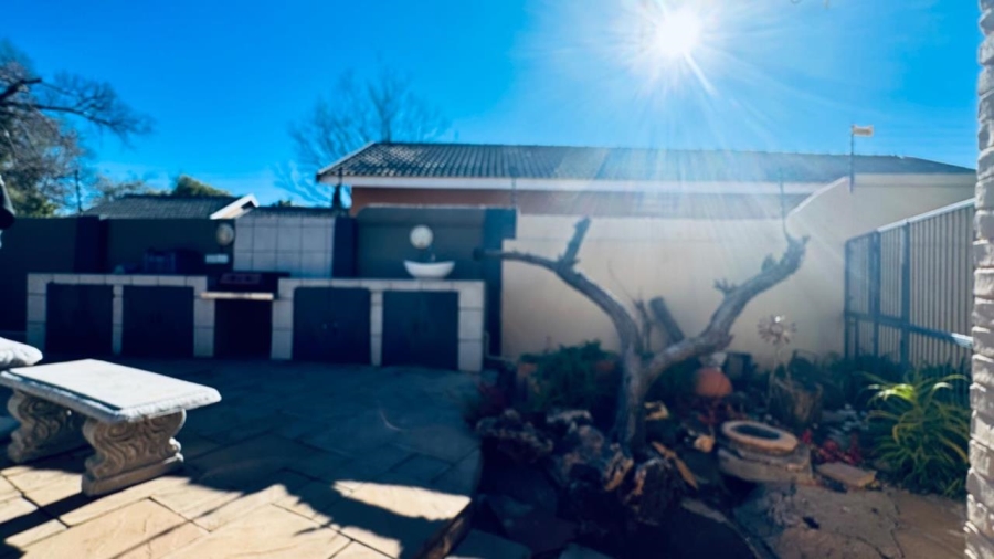 4 Bedroom Property for Sale in Monument Heights Northern Cape